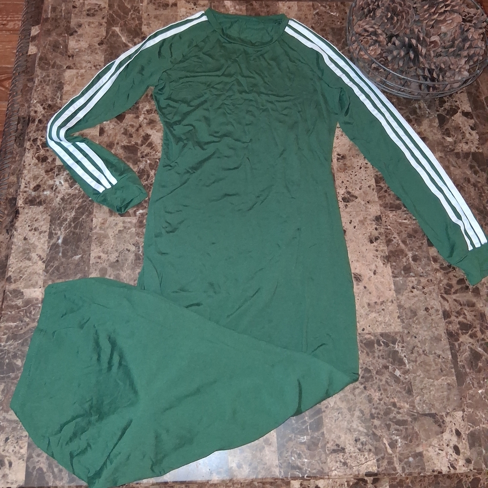 Green Long Sleeve Dress with White Stripes - Picture 3 of 3